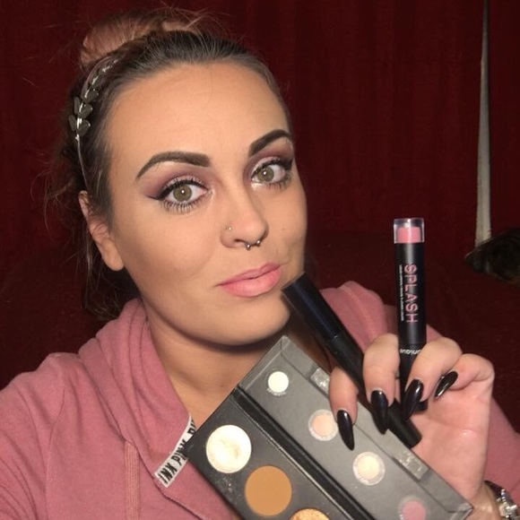 Meet your Posher, Brittany - Picture 2 of 3